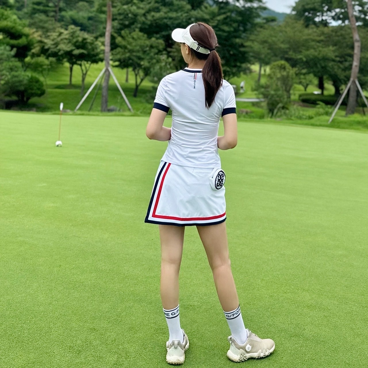 지포어-상의-국내배송 라운드-넥 티셔츠 (WOMAN)
