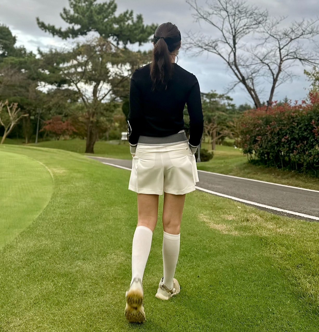 지포어-상의-국내배송 에센셜 크루넥 스웨터 (WOMAN)