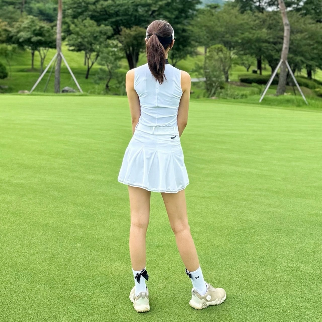 PXG-상의-국내배송 우먼 썸머 카라 블록 모크넥 슬리브리스 (WOMEN)