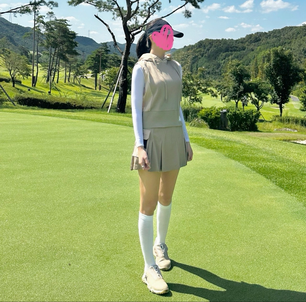 어메이징크리스찬-하의-국내배송 어어서킷 하이브 일레귤러 플리츠 큐롯 (WOMAN)
