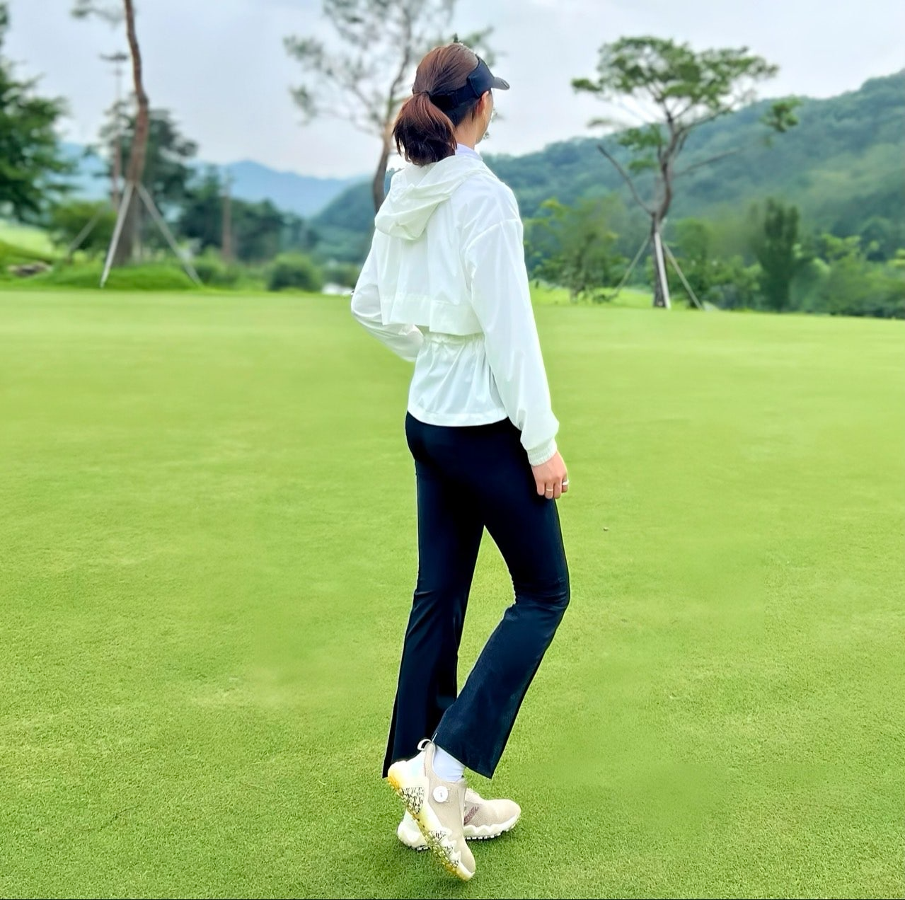 지포어-하의-국내배송 에션셜 부츠컷 팬츠 (WOMEN)