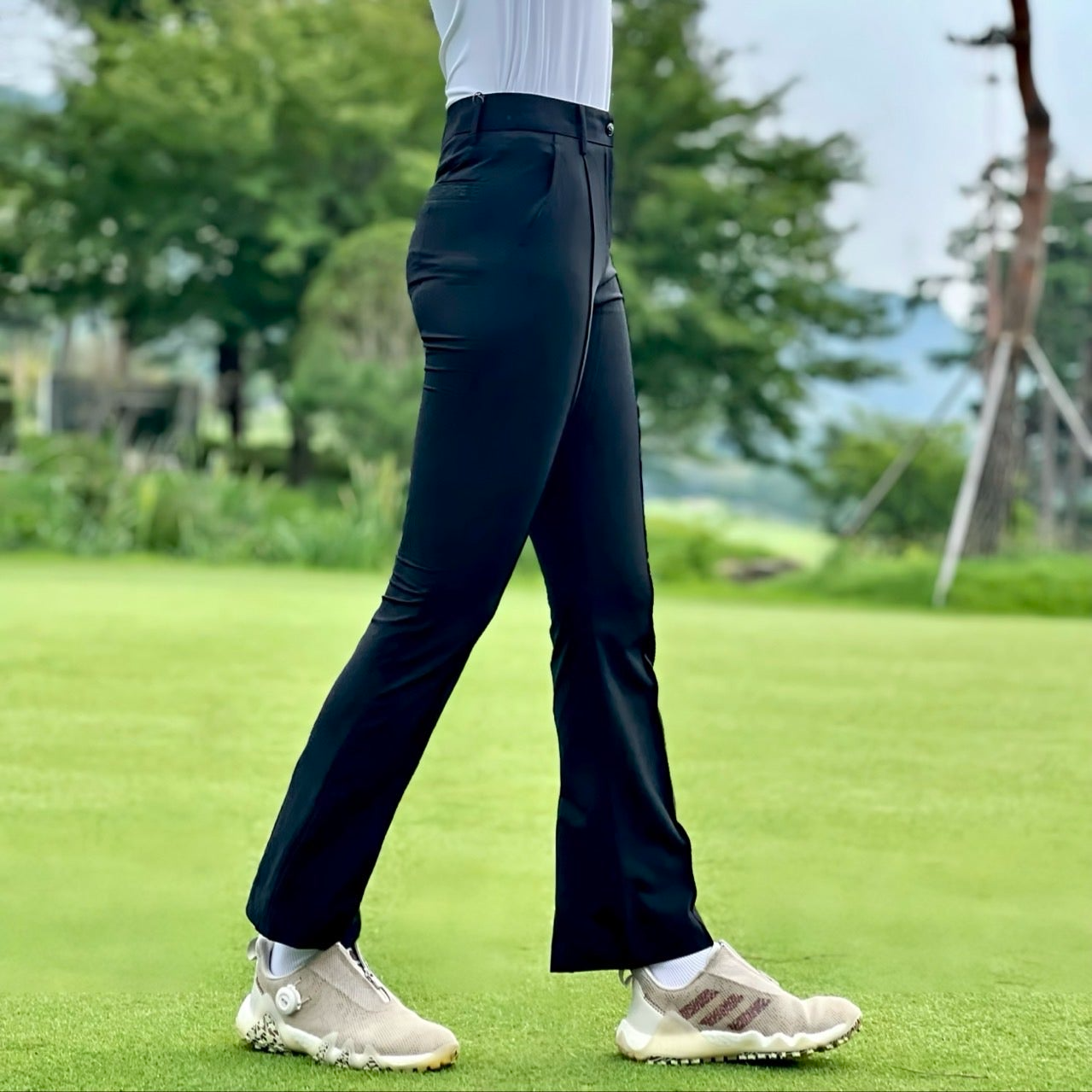 지포어-하의-국내배송 에션셜 부츠컷 팬츠 (WOMEN)