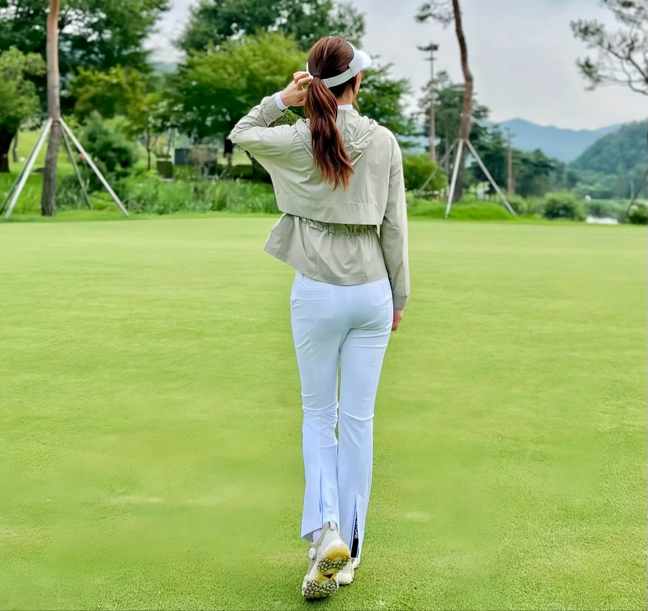 지포어-하의-국내배송 에션셜 부츠컷 팬츠 (WOMEN)