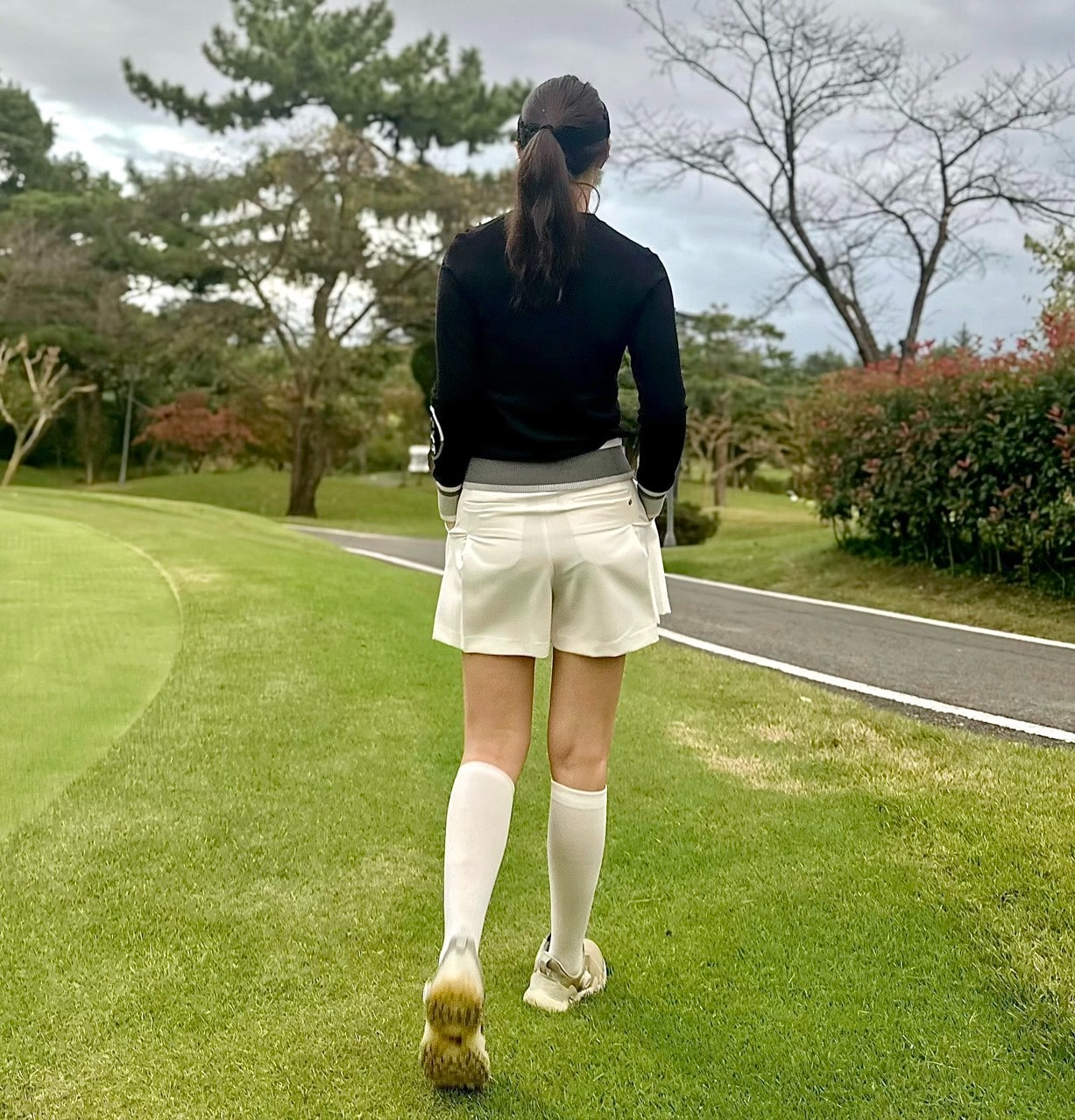 지포어-하의-국내배송 플리츠 쇼츠 (WOMAN)