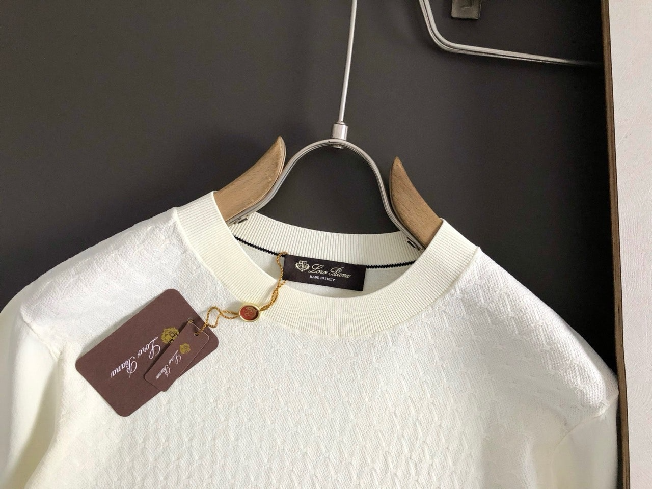로로피아나-상의-국내배송 엠보자가드 스티치포인트 쿨니트라운드