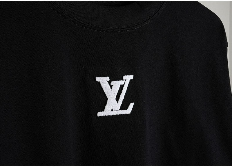 루이비통-상의-국내배송 레플리카 엠보시드 LV 로고 롱 슬리브 티셔츠