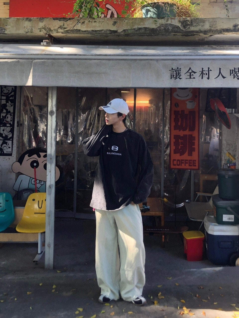 발렌시아가-상의-국내배송 워싱 자수로고 라운드