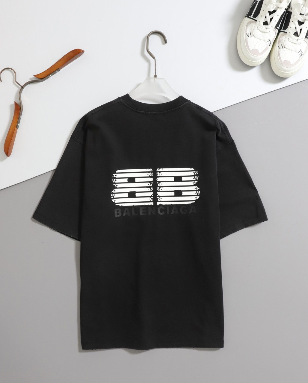 발렌시아가-상의-국내배송 BB로고 빈티지 워싱 반팔 티셔츠