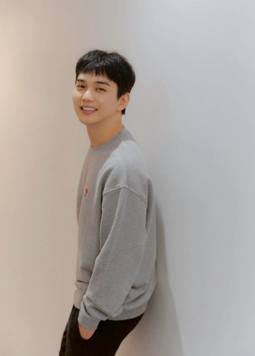 아디다스-상의-국내배송 레드 드 꾀흐 스웨트 셔츠