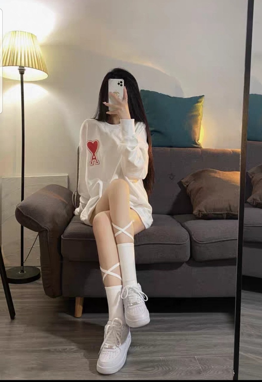 아디다스-상의-국내배송 빅하트 로고 패치 크루넥 맨투맨 티셔츠