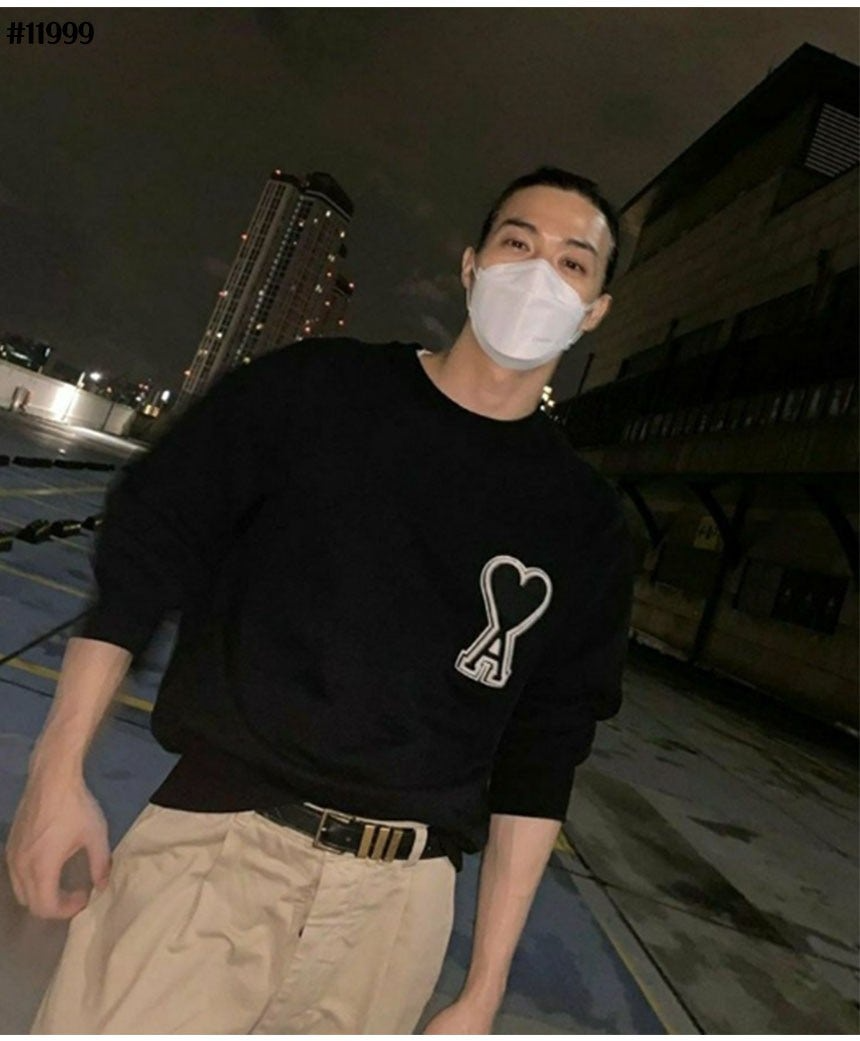 아디다스-상의-국내배송 빅하트 로고 패치 크루넥 맨투맨 티셔츠