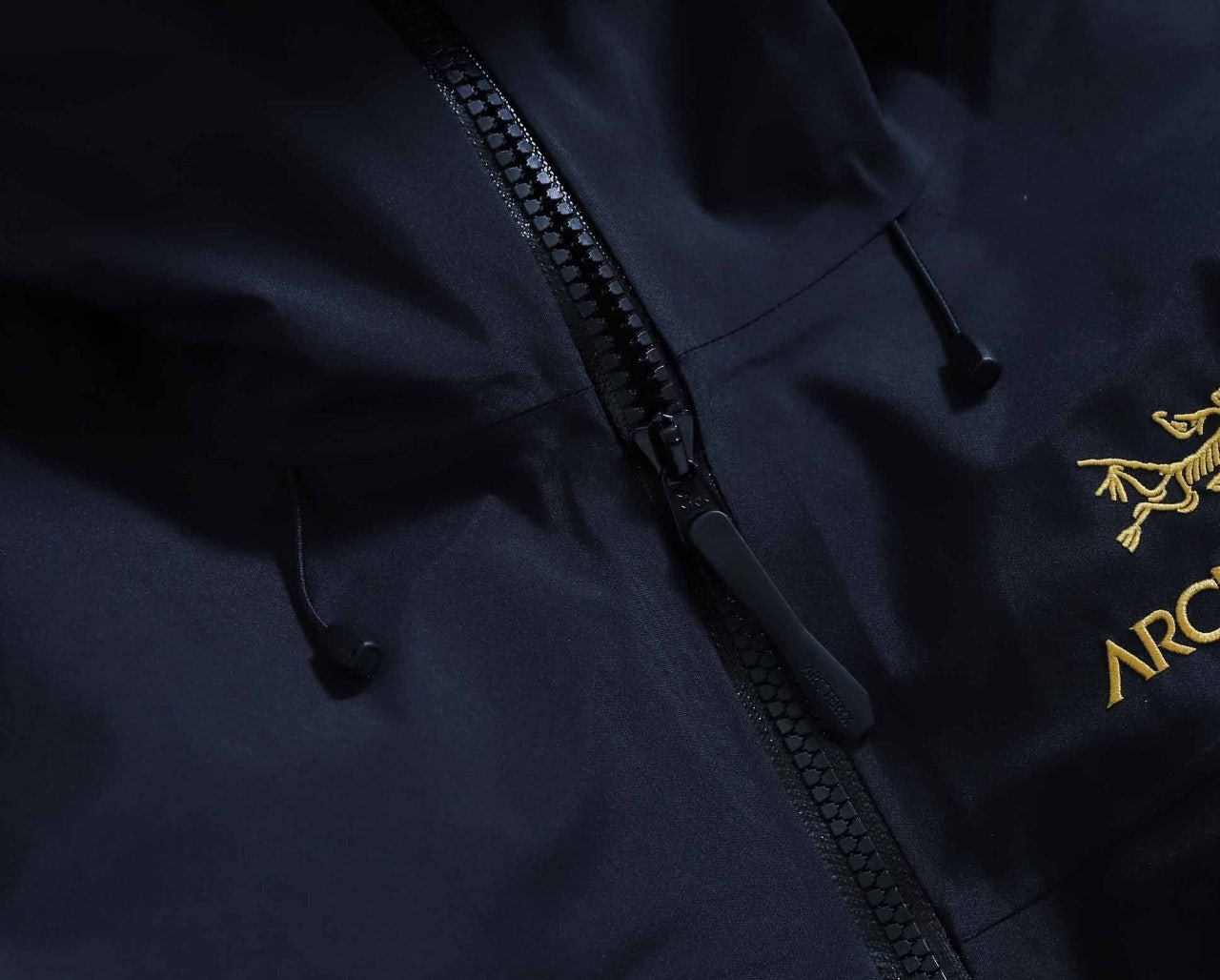 아크테릭스-상의-국내배송 fw알파 sv GORE-TEX 재킷
