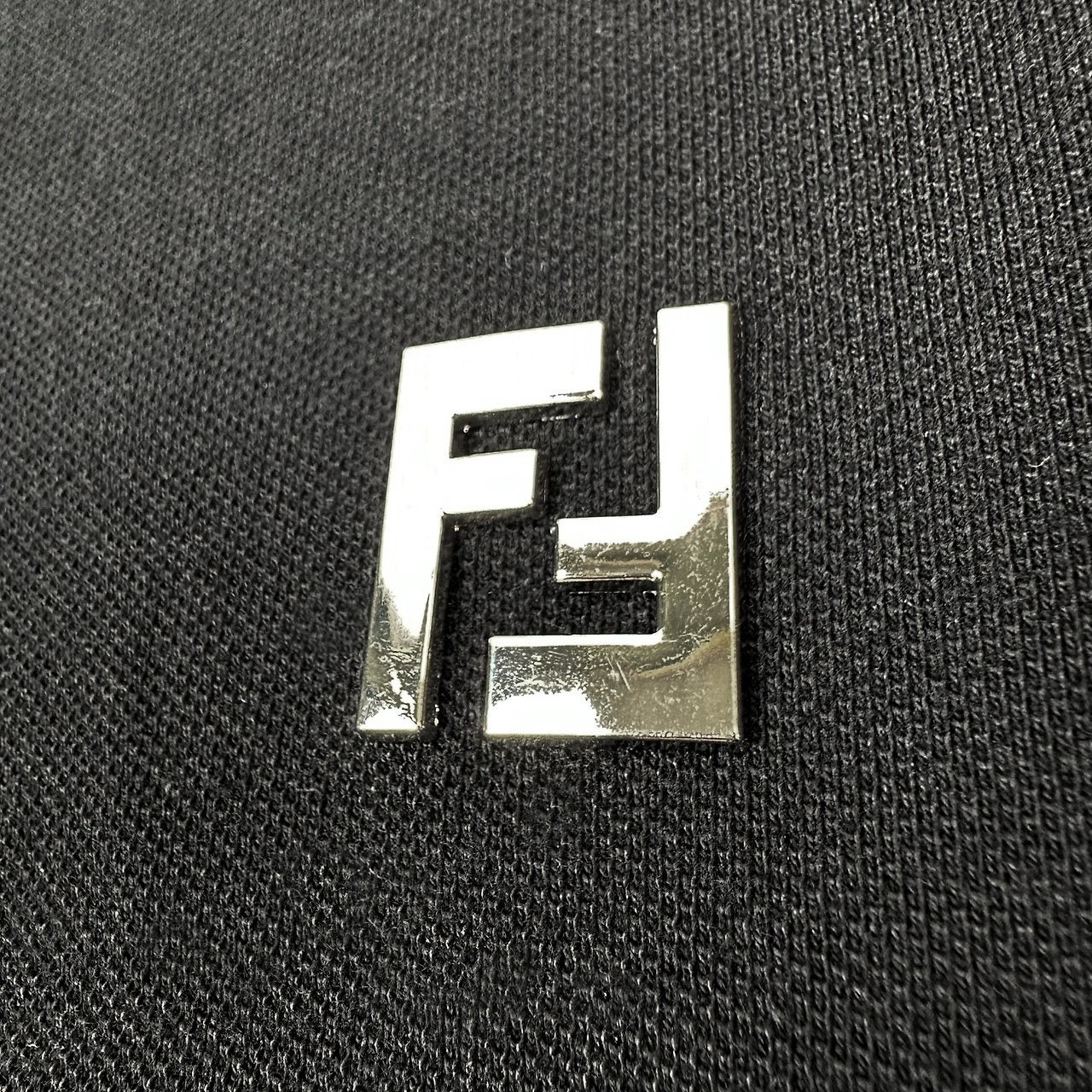 펜디-상의-국내배송 메탈 FF 카라 PK 티셔츠
