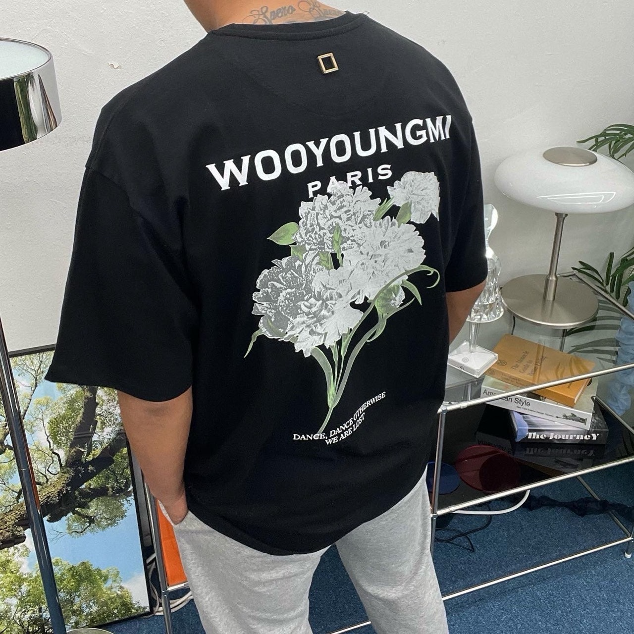 우영미-상의-국내배송 플라워 백로고 반팔