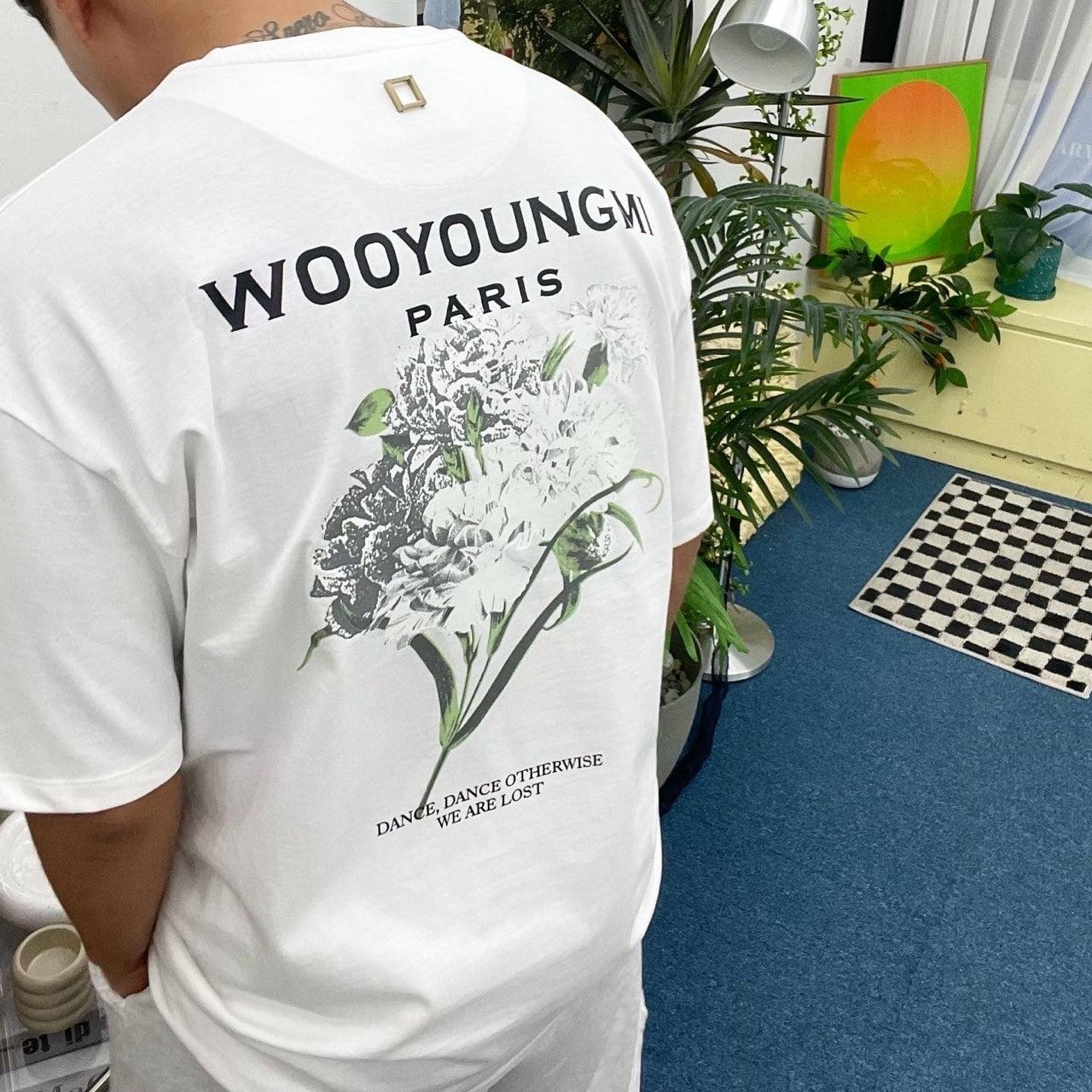 우영미-상의-국내배송 플라워 백로고 반팔