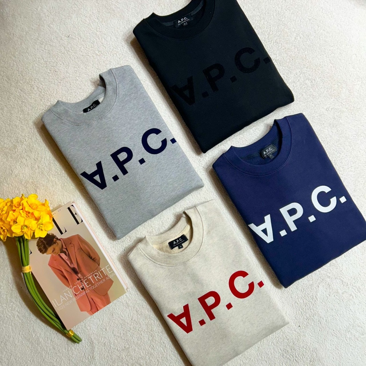 아페쎄-상의-국내배송 VPC 벨벳 로고 맨투맨