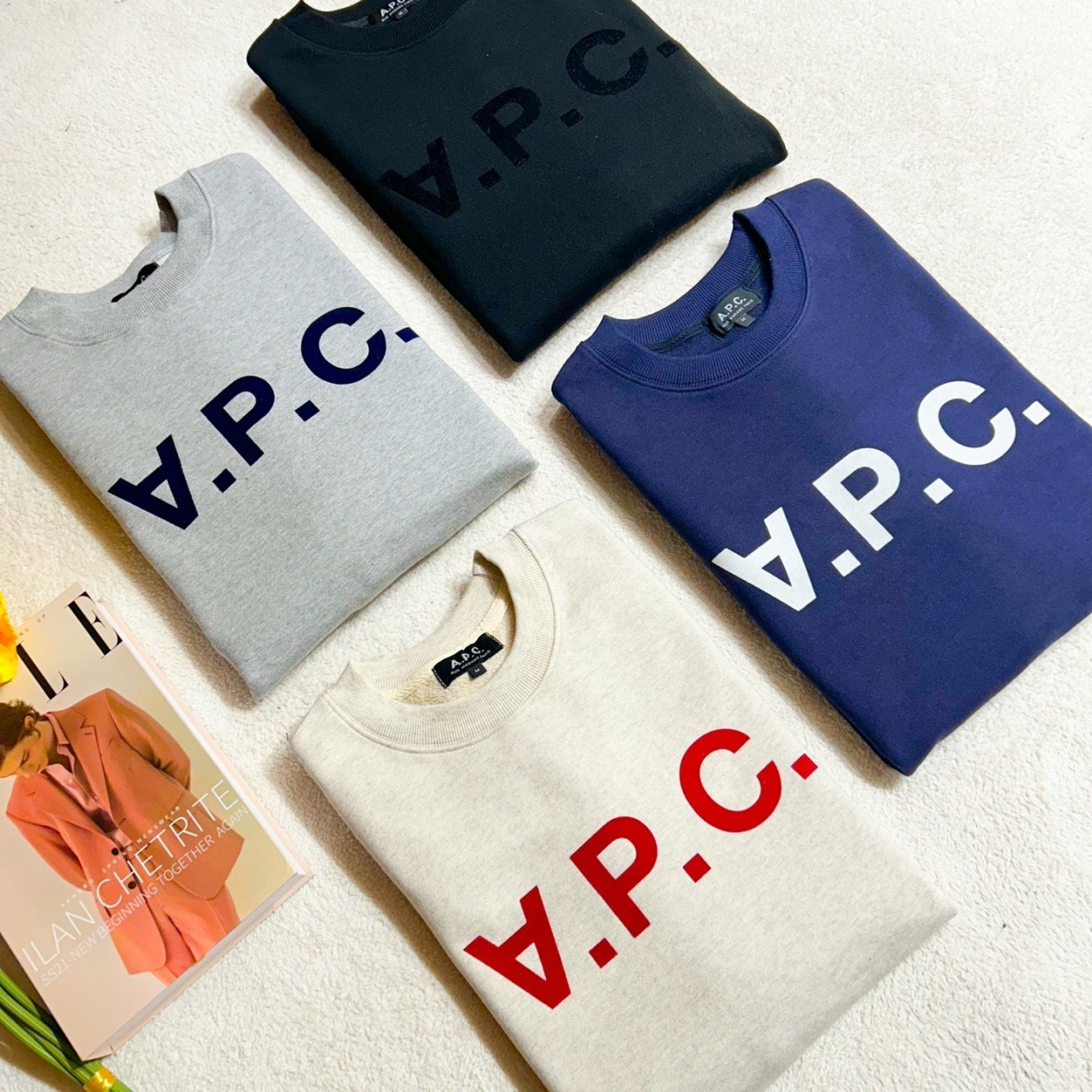 아페쎄-상의-국내배송 VPC 벨벳 로고 맨투맨