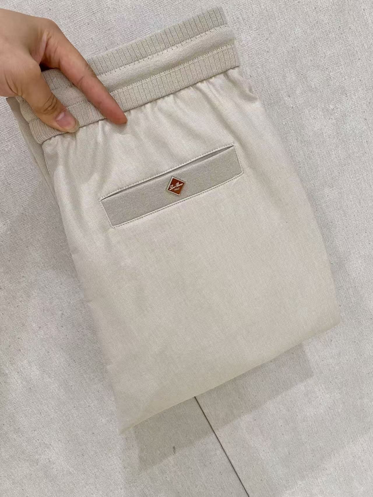 로로피아나-하의-국내배송 와펜로고 클래식 밴딩팬츠
