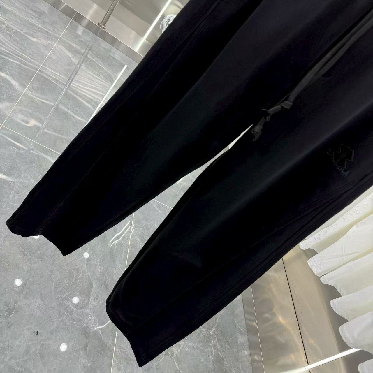 발렌시아가-하의-국내배송 레터링 자수로고 워싱 와이드 팬츠