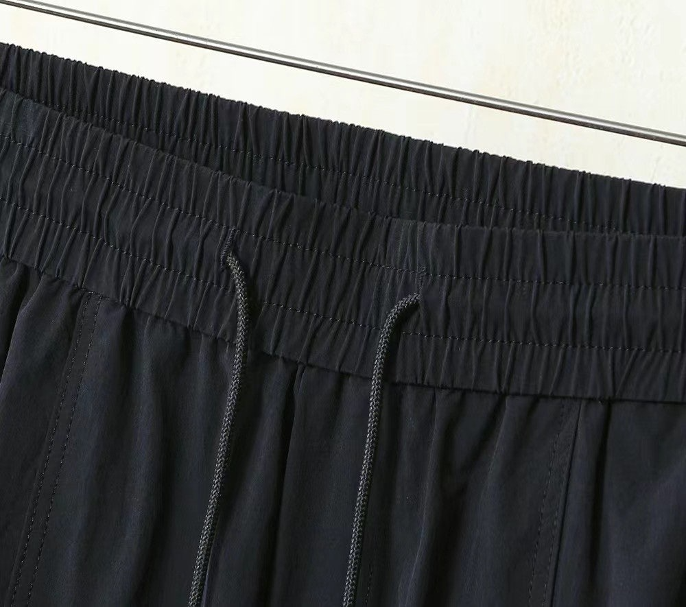 프라다-하의-국내배송 빅패치로고 밴딩 카고 스판팬츠