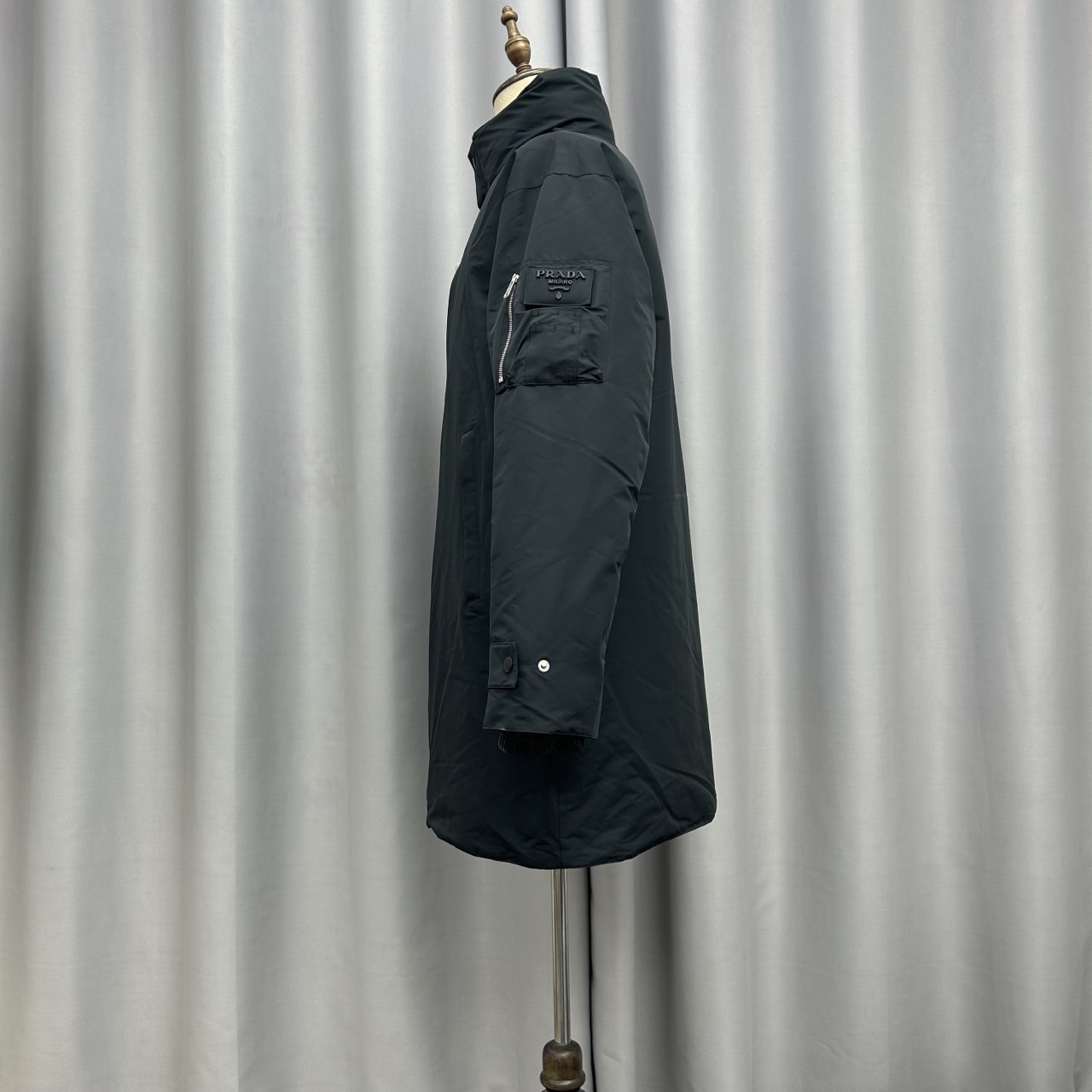 프라다-상의-해외배송 24FW 테크니컬 다운 코트 패딩