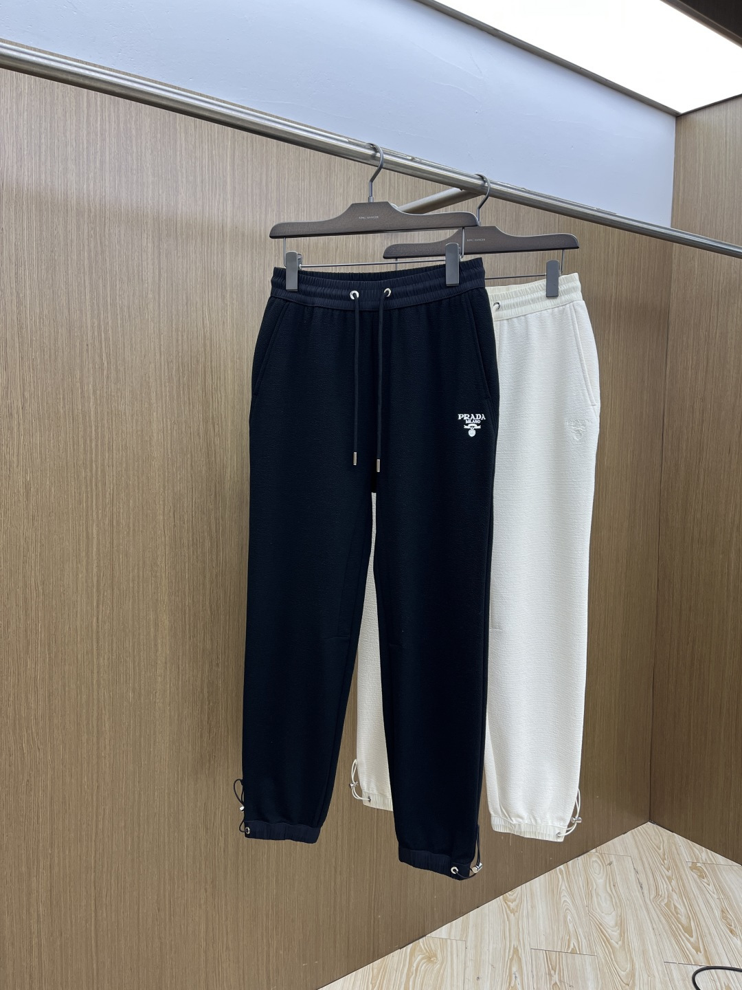 프라다-하의-해외배송 삼각로고 조거 팬츠