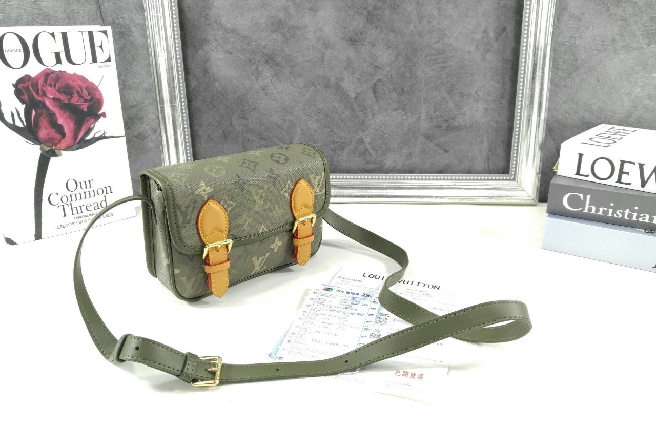루이비통-가방-국내배송 Satchel Wearable Wallet