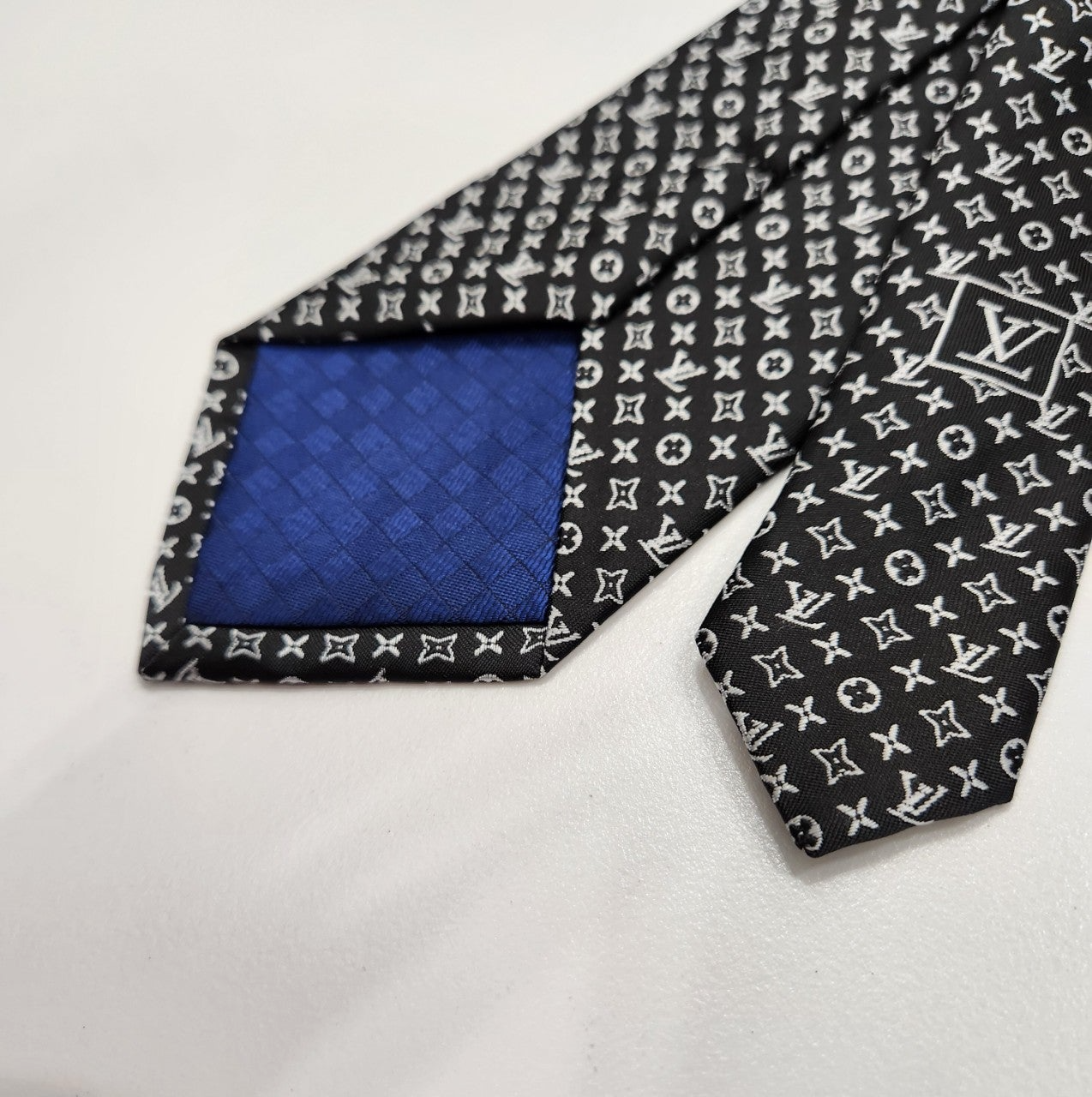 루이비통-넥타이-국내배송 LV로고 실크 넥타이