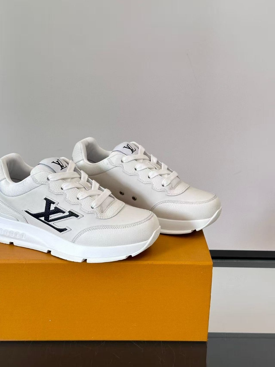 루이비통-신발-국내배송 남성스니커즈 LV 클래식 데일리 신발 운동화