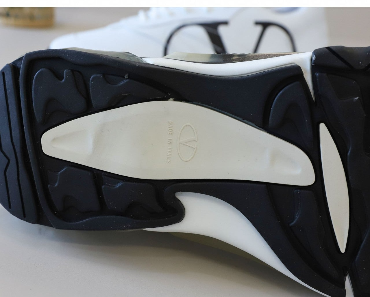 발렌티노-신발-국내배송 V로고 바운스 로우탑 스니커즈