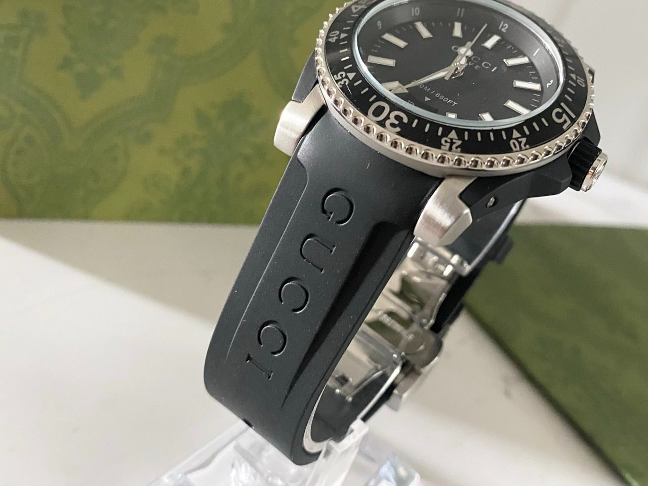 구찌-시계-국내배송 다이브 아날로그 쿼츠 블랙 다이얼 블랙 40mm