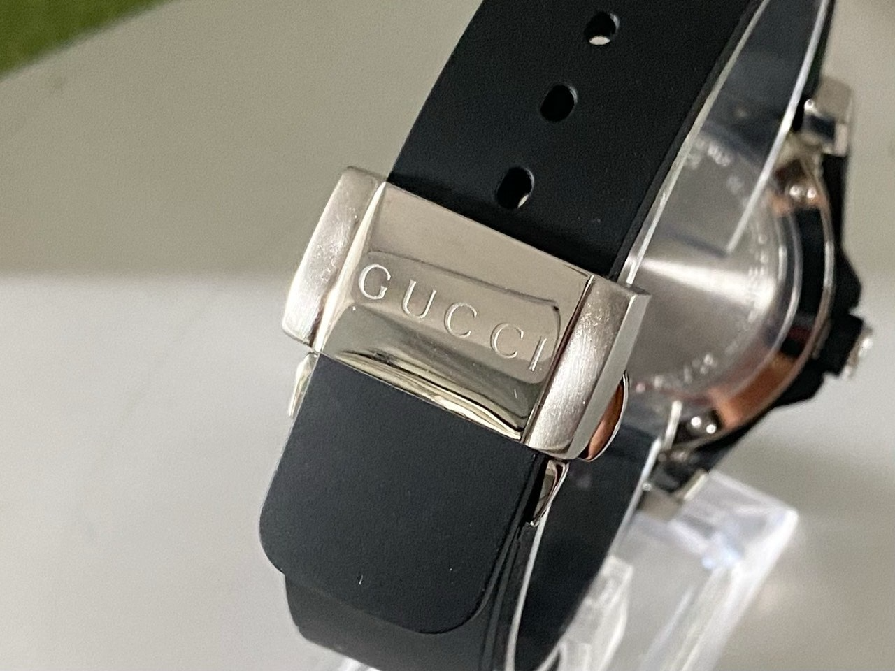 구찌-시계-국내배송 다이브 아날로그 쿼츠 블랙 다이얼 블랙 40mm