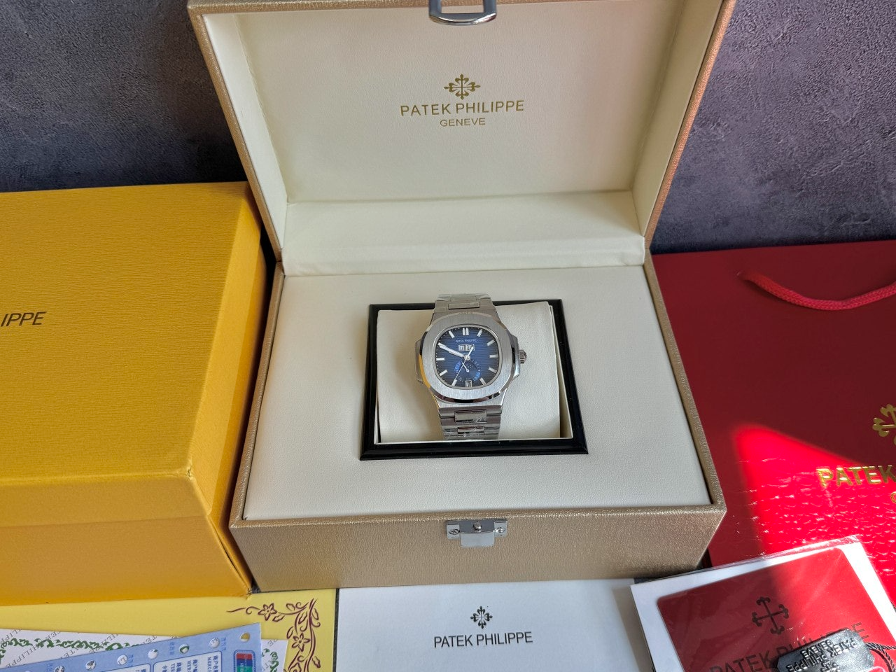 파텍필립-시계-국내배송 노틸러스 문페이즈 블루다이얼 40mm