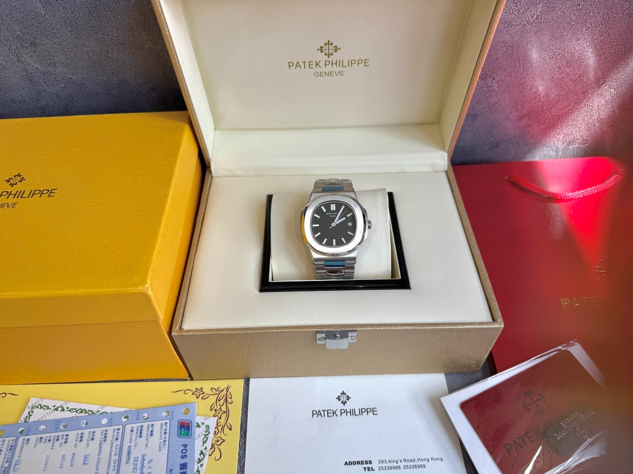 파텍필립-시계-국내배송 노틸러스 은장 블랙다이얼 40mm 한정판