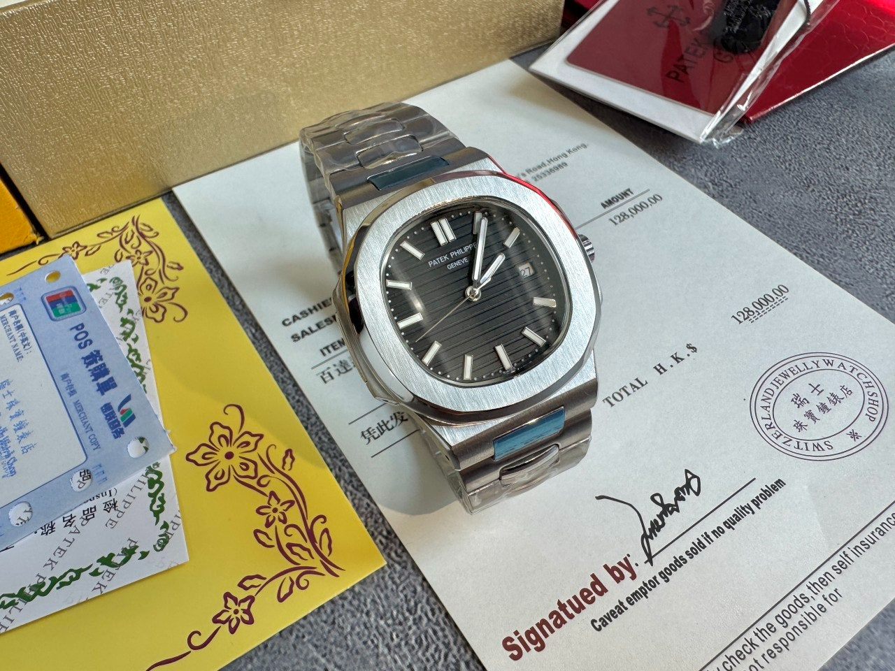 파텍필립-시계-국내배송 노틸러스 은장 블랙다이얼 40mm 한정판