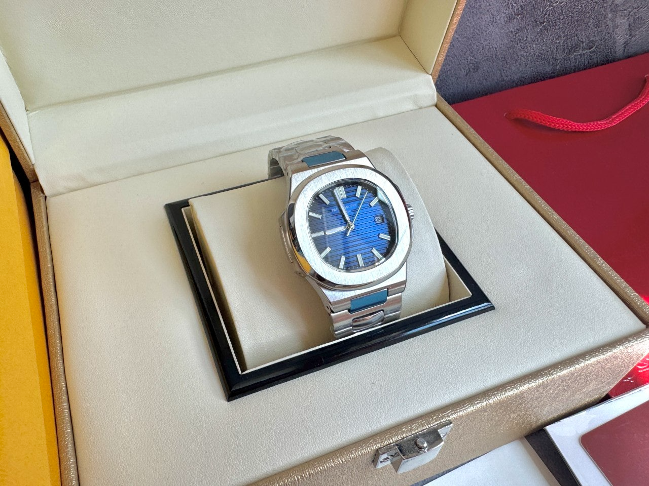 파텍필립-시계-국내배송 노틸러스 은장 블루다이얼 40mm