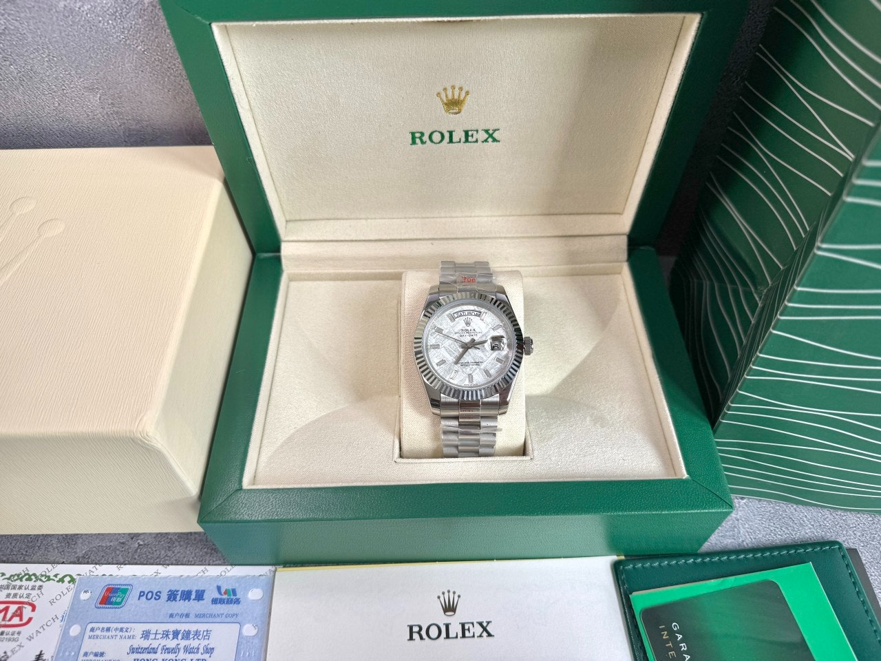 롤렉스-시계-국내배송 데이데이트 메테오 플래티넘 40mm