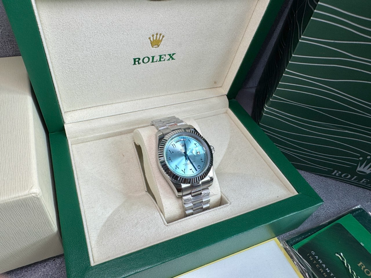 롤렉스-시계-국내배송 데이데이트 40mm 아이스블루 아라비아다이얼
