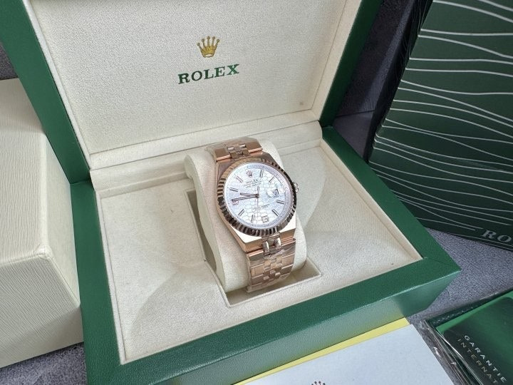 롤렉스-시계-국내배송 랜드 드웰러 40mm 허니콤 에버로즈골드