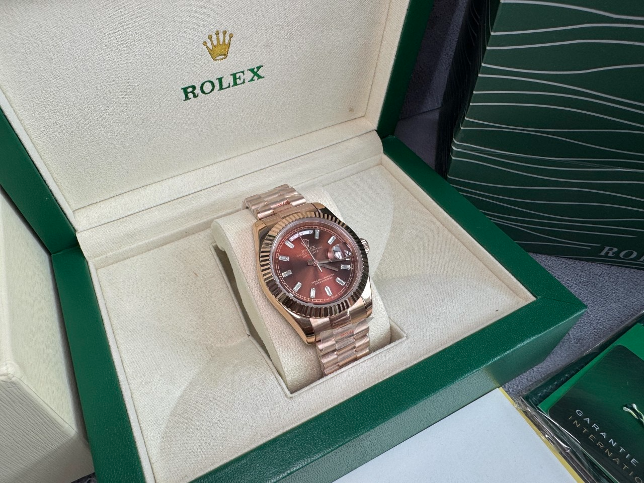로로피아나-시계-국내배송 데이데이트 40mm 로즈골드 초콜렛다이얼