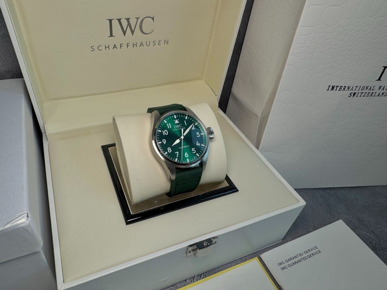 IWC-시계-국내배송 빅 파일럿 워치 43mm 레이싱그린