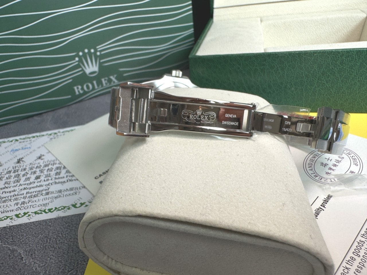 롤렉스-시계-국내배송 서브마리너 그린세라믹 블랙다이얼 40mm