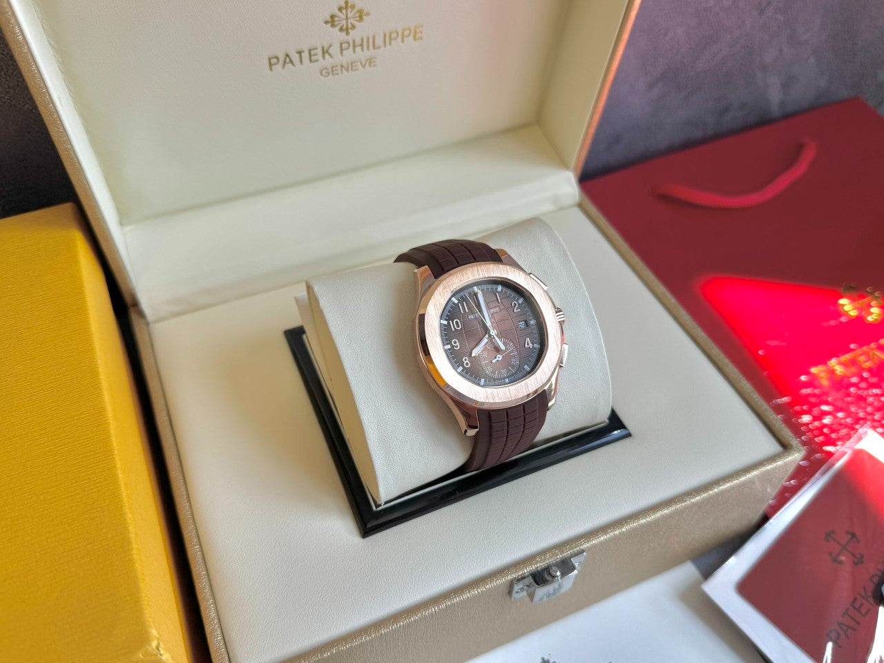 파텍필립-시계-국내배송 아쿠아넛 브라운다이얼 42mm
