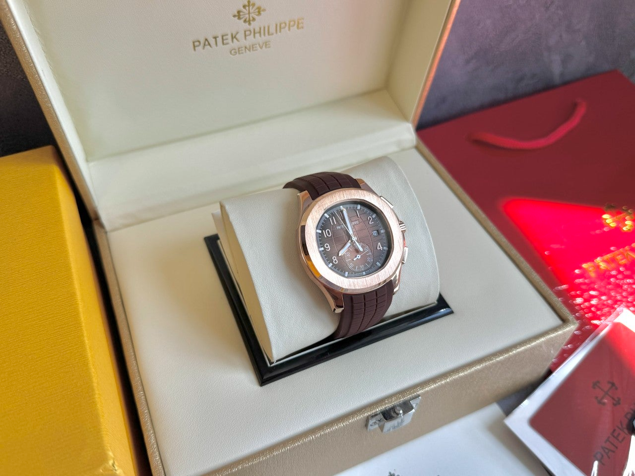 파텍필립-시계-국내배송 아쿠아넛 브라운다이얼 42mm
