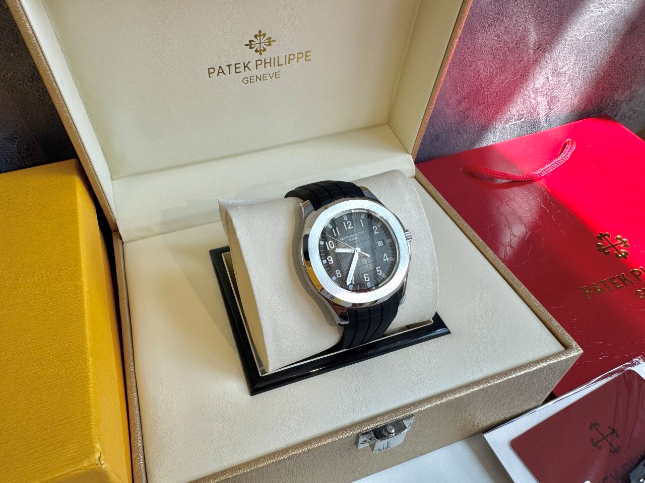 파텍필립-시계-국내배송 아쿠아넛 블랙다이얼 40mm
