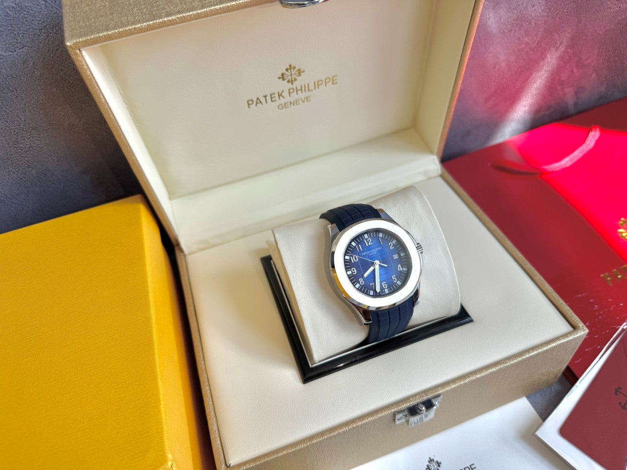 파텍필립-시계-국내배송 아쿠아넛 블루다이얼 40mm