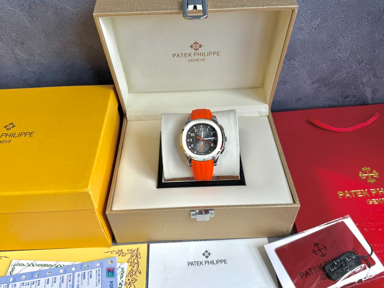 파텍필립-시계-국내배송 아쿠아넛 5968 블랙다이얼 42mm