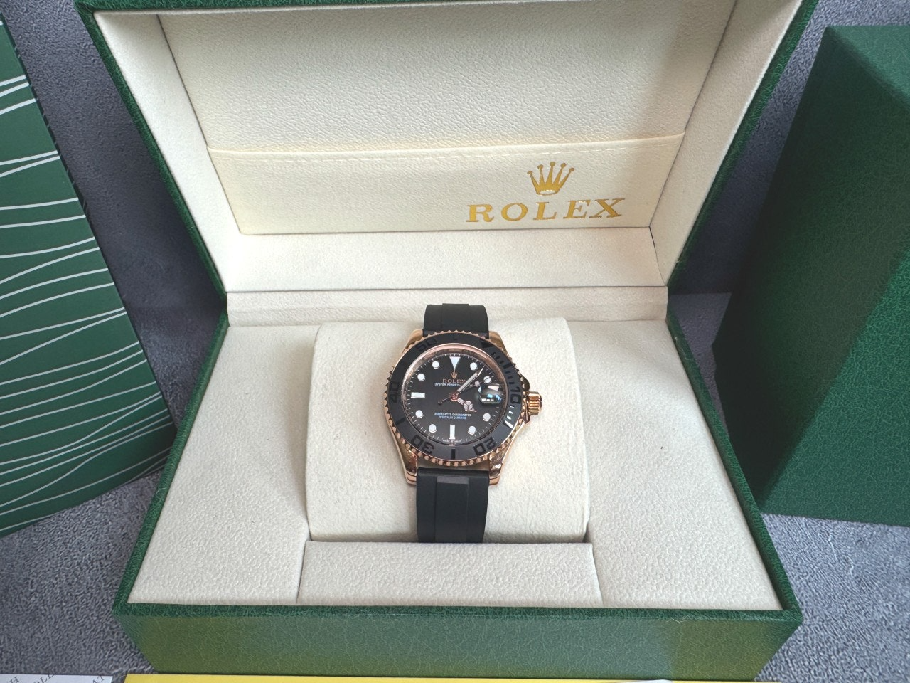 롤렉스-시계-국내배송 요트마스터 오이스터 40mm 에버로즈골드