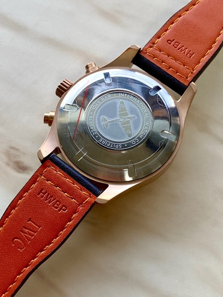 IWC-시계-국내배송 파일럿 워치 크로노그래프 스핏파이어 무광그린다이얼 데이 데이트