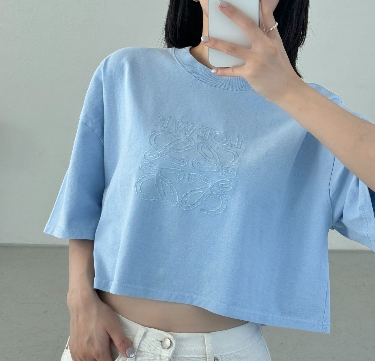 로에베-상의-국내배송 크롭 로고 티셔츠